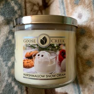 Goose Creek- Marshmallow Snow Cream candle